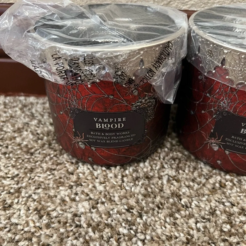 New bundle of two bath & body works candles - Picture 5 of 5